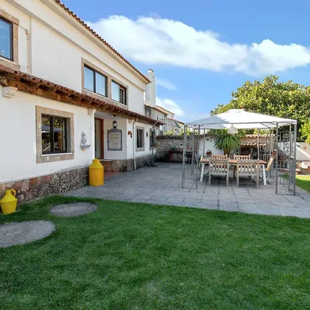 Charming House In With Shared Pool *