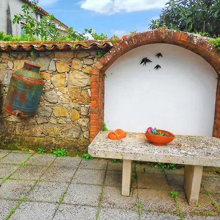 Prázdninový dům Charming House In With Shared Pool Porto de Mós